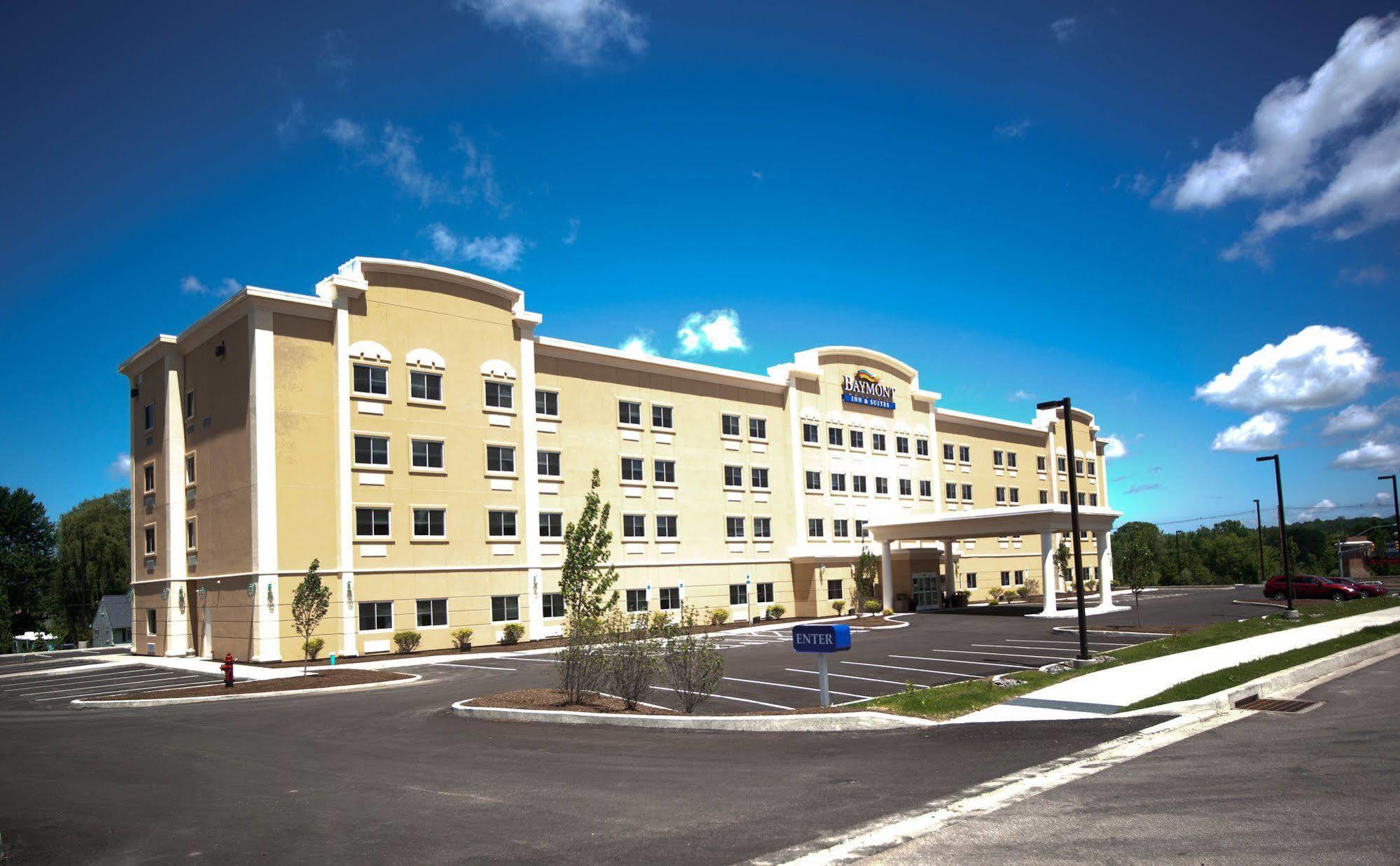 Baymont By Wyndham Erie Hotell Exteriör bild